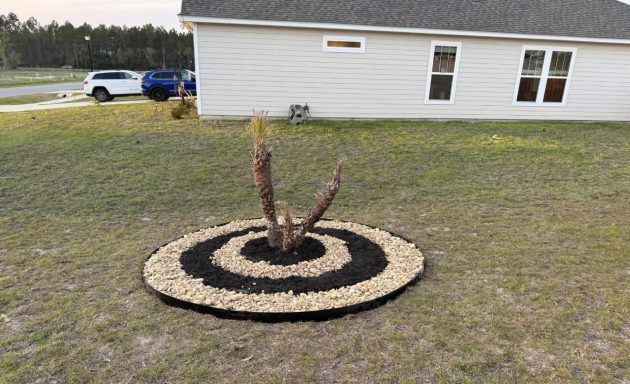 Crawfordville Flower Bed